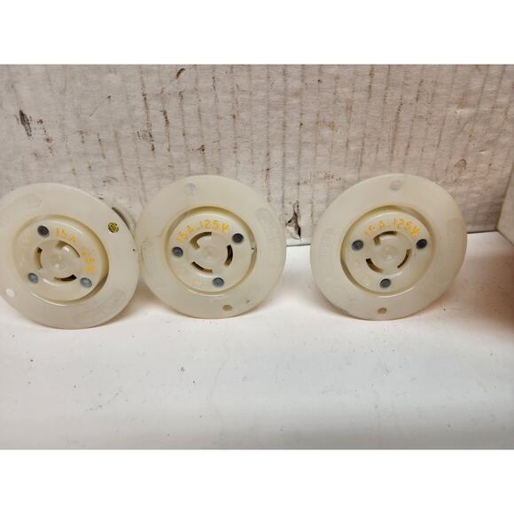 Lot of 2 Hubbell HBL4715C Flanged Nlyon Twist-Lock 2 Pole 3 Wire 15A 125V - Picture 4 of 9